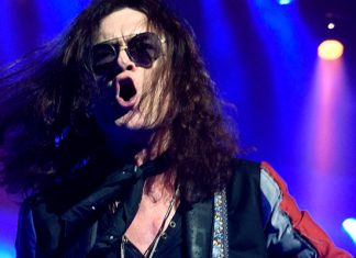 Glenn Hughes Performs Classic Deep Purple glenn hughes